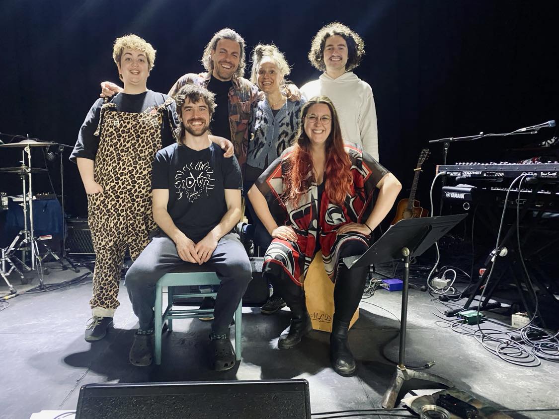 Lauriane Charbonneau, Françis d'Octobre, Brigitte St-Aubin, Simon Boisseau, Héron (Henri Kinkead), Sandrine Masse